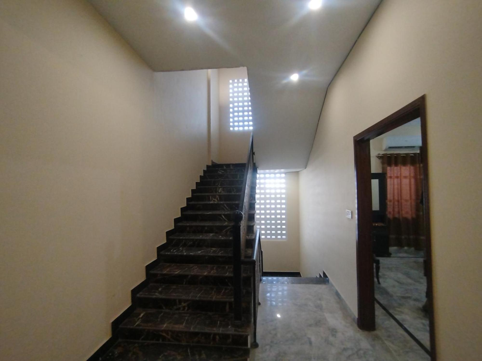 Hotel Crown Plaza, Near Karachi Airport, Darul Sehat Hospital, Dow, Agha Khan And Liaqat Hospital מראה חיצוני תמונה