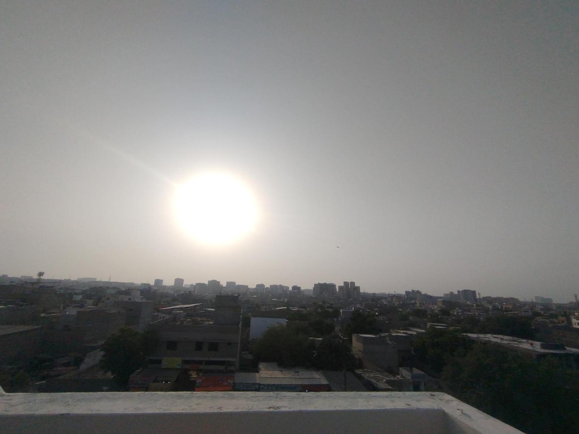 Hotel Crown Plaza, Near Karachi Airport, Darul Sehat Hospital, Dow, Agha Khan And Liaqat Hospital מראה חיצוני תמונה
